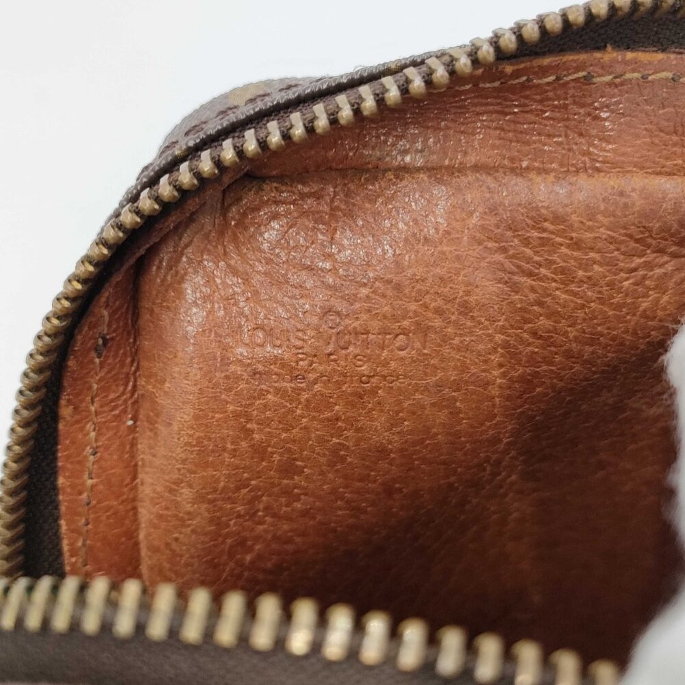 LV #R Vintage Classic Monogram Danube Small Crossbody Bag - Picture 4 of 10